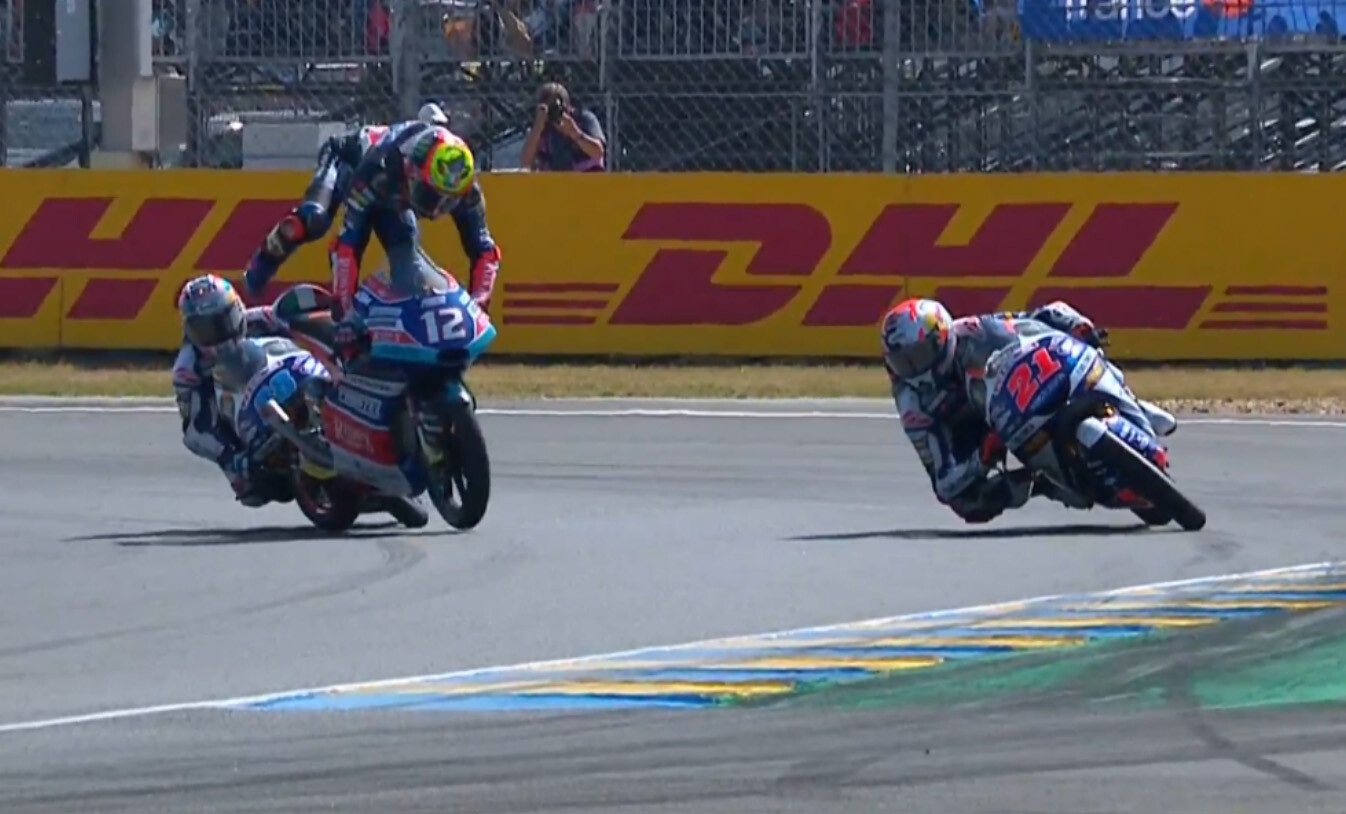 180520_FRA_crash-Bezzecchi-Martin