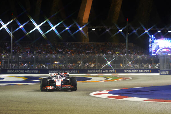 Kevin Magnussen Singapore